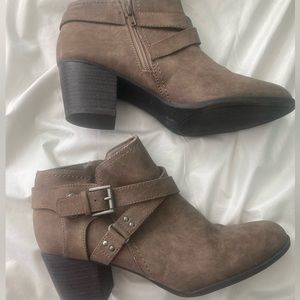 Indigo tan ankle boots